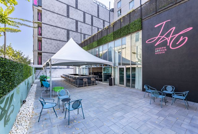 Hotel 10 - Image 3